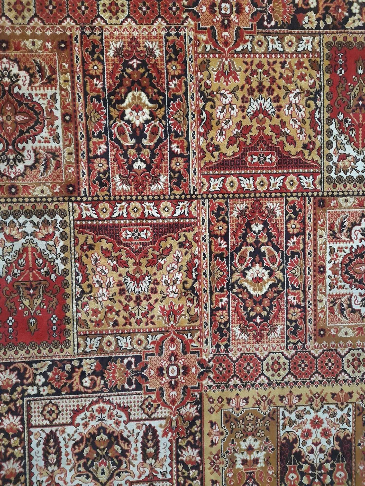 Duas carpetes estilo estilo Oriental tradicional e Persa