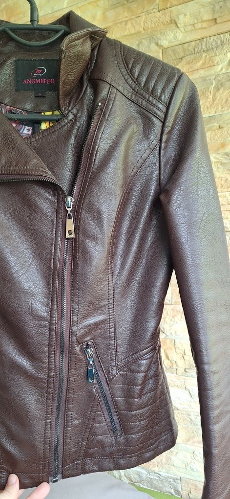 Женская куртка коричневая размер S