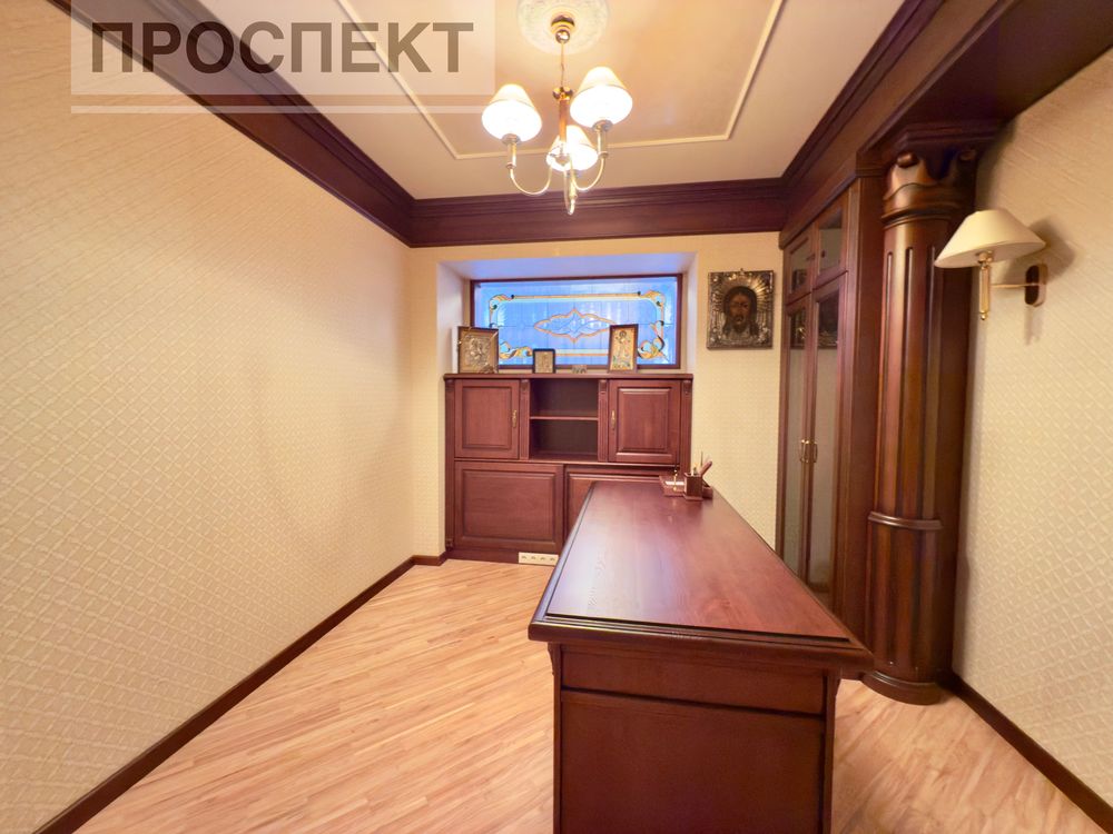 Продаж 4-х кімн.квартири з Авторским ремонтом вул. Петропавлівська .