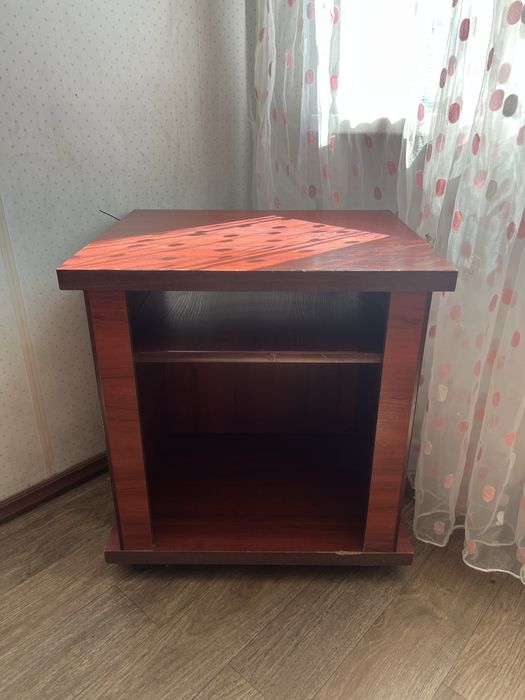 Тумба,тумбочка,столик под телевизор