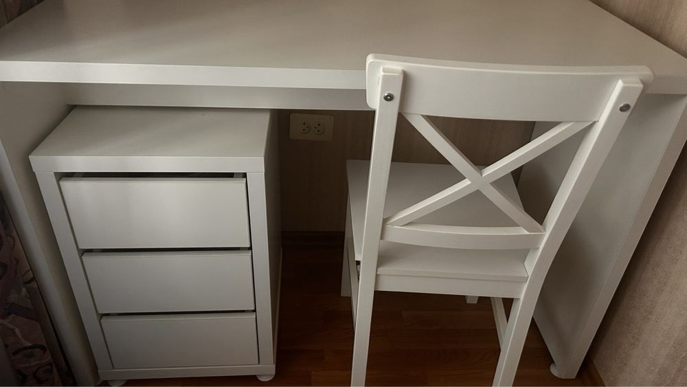 Письмовий стіл тумба стул білий