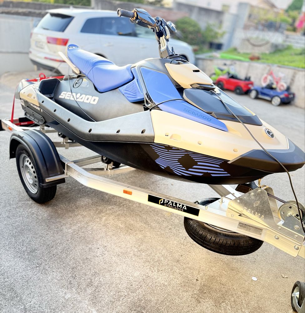 Seadoo Spark Trixx 3-up 90 (3 lugares 08/2025) C/atrelado novo