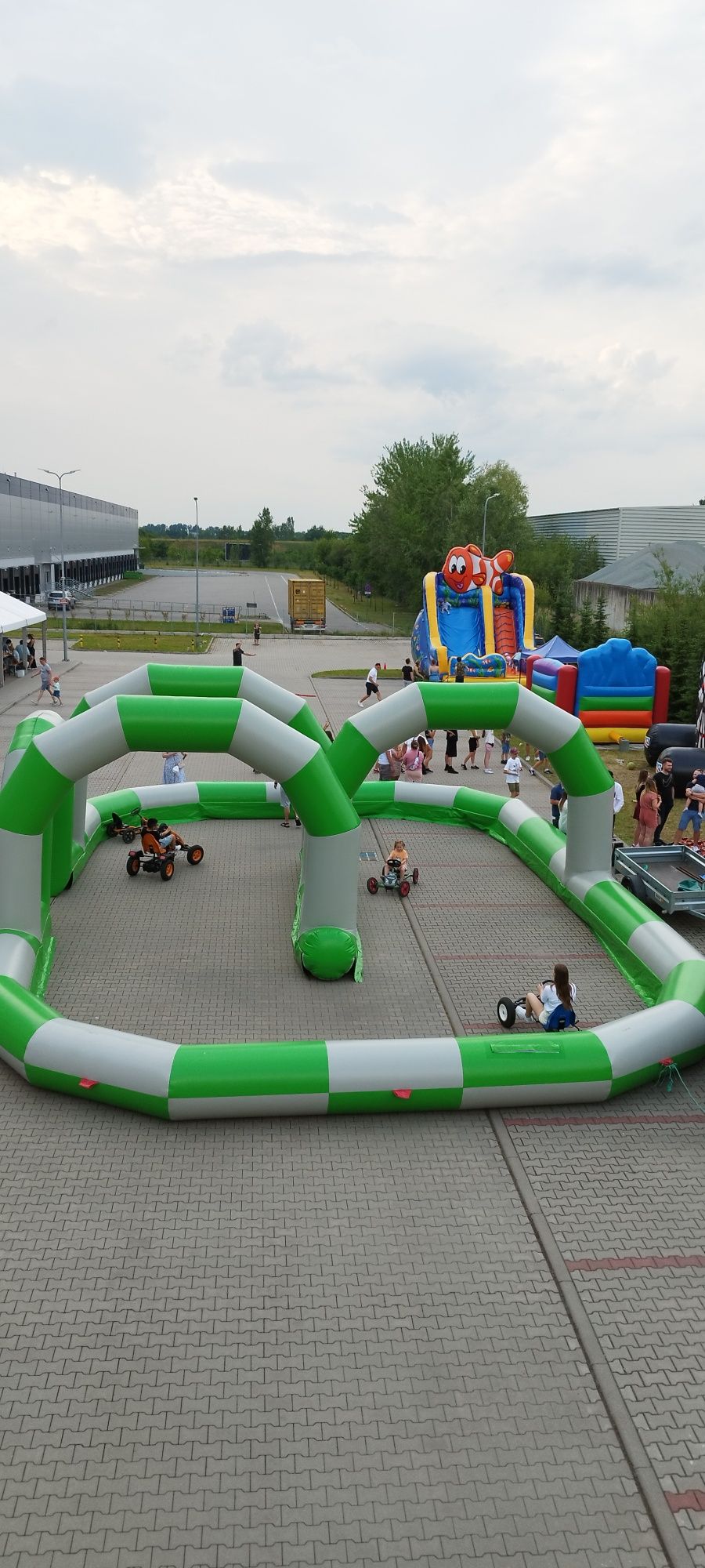 Zjeżdżalnia/dmuchańce/ścianka/gokarty/minigolf/łódki