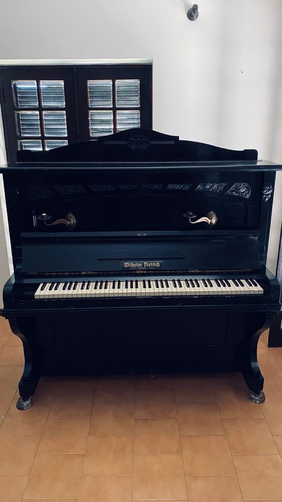 Piano Vertical Wilhelm Dietrich