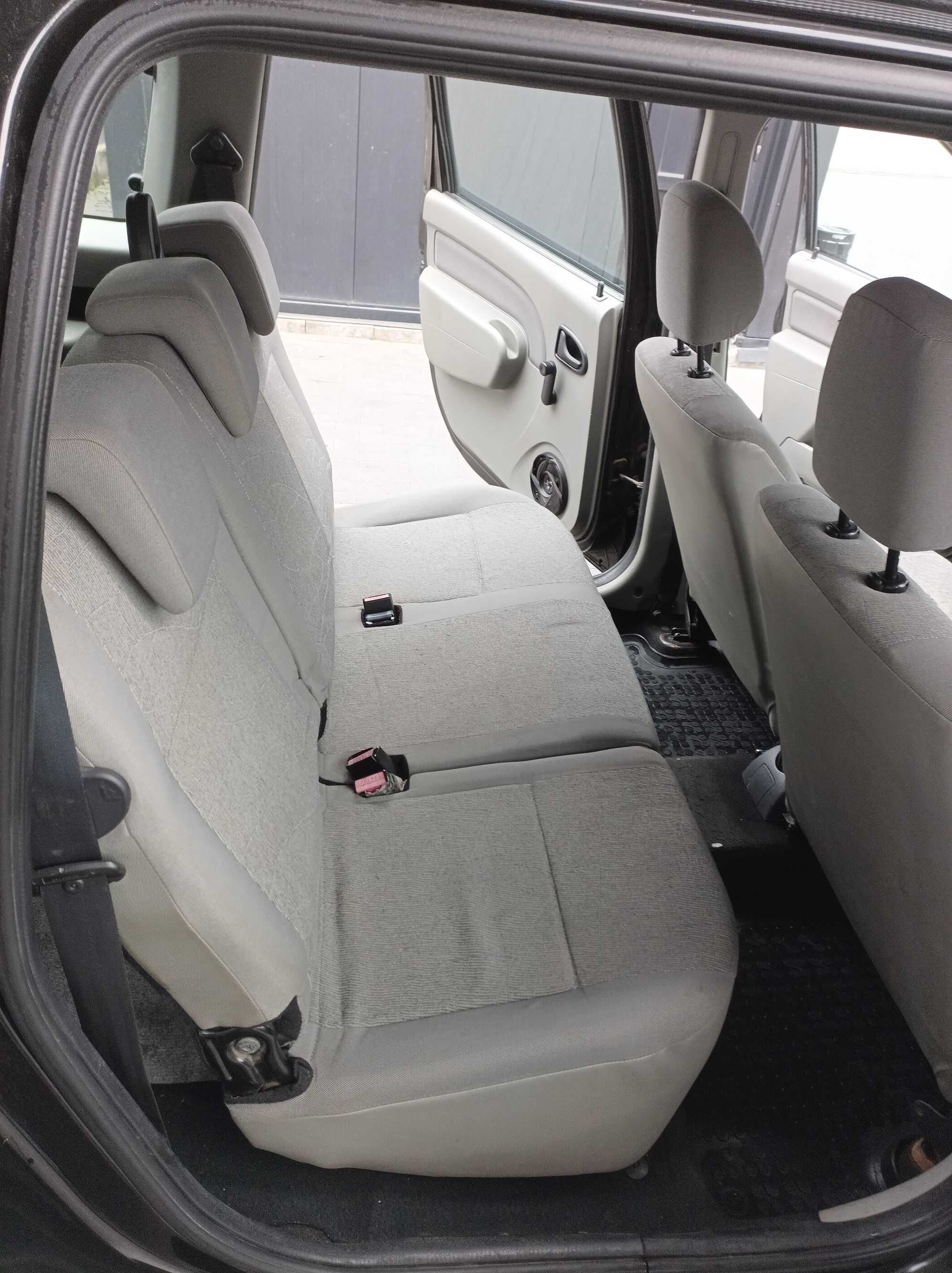 Продам Renault Logan MCV 2011