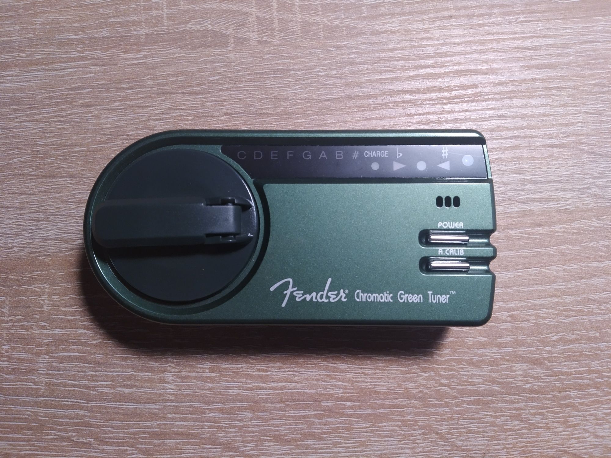 stroik gitarowy chromatic tuner FENDER GT-1000 eco green Unikat