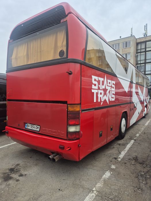 Автобус неоплан 52м