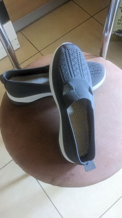 Продам летние туфли р40