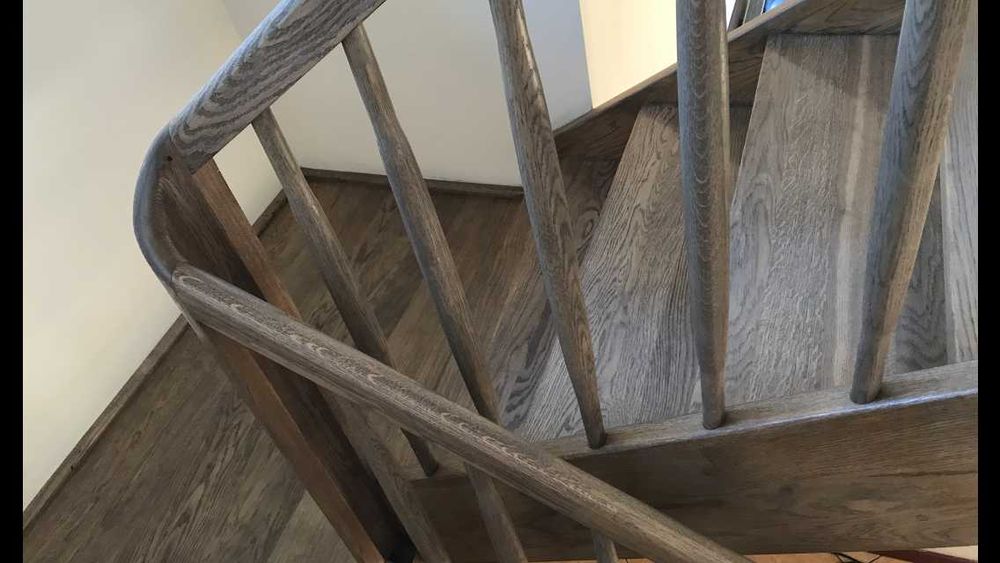 Renowacje schodów drewnianych cyklinowanie