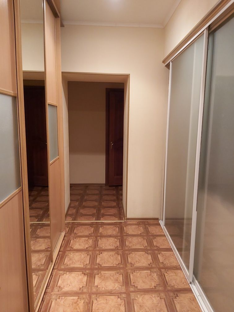 Посуточно 2 ком Центр 97 кв пр. Гагарина, 6 спальных