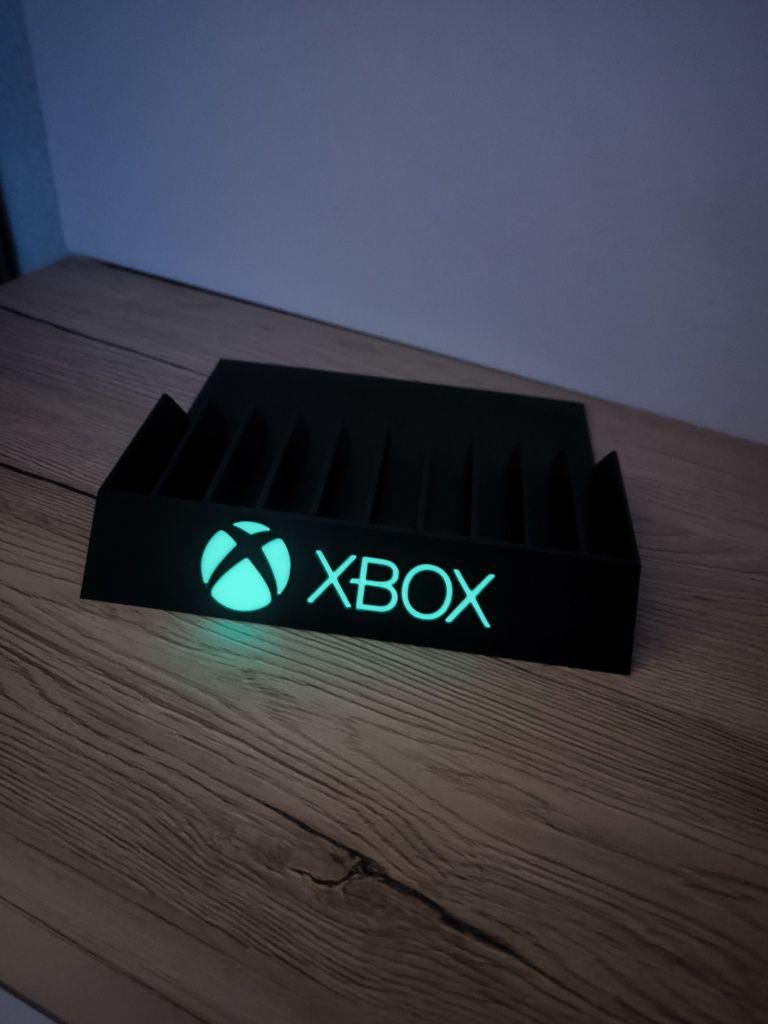 Stojak podstawka na gry Xbox świecący w ciemnosci