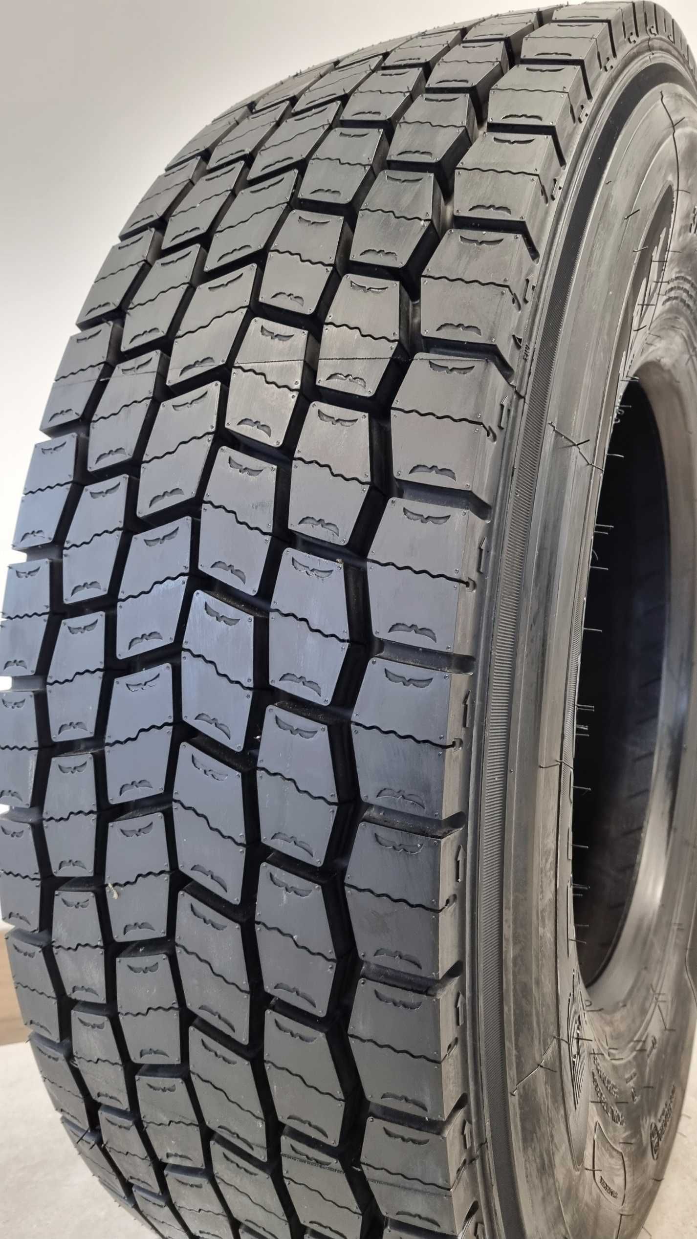 1024 netto Opona 295/80 R22.5 KTD300 Benchmark SERBIA