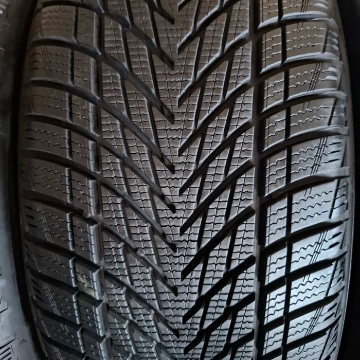235/50/19 R19 Goodyear Ultra Grip Perfomance 3 4шт зима