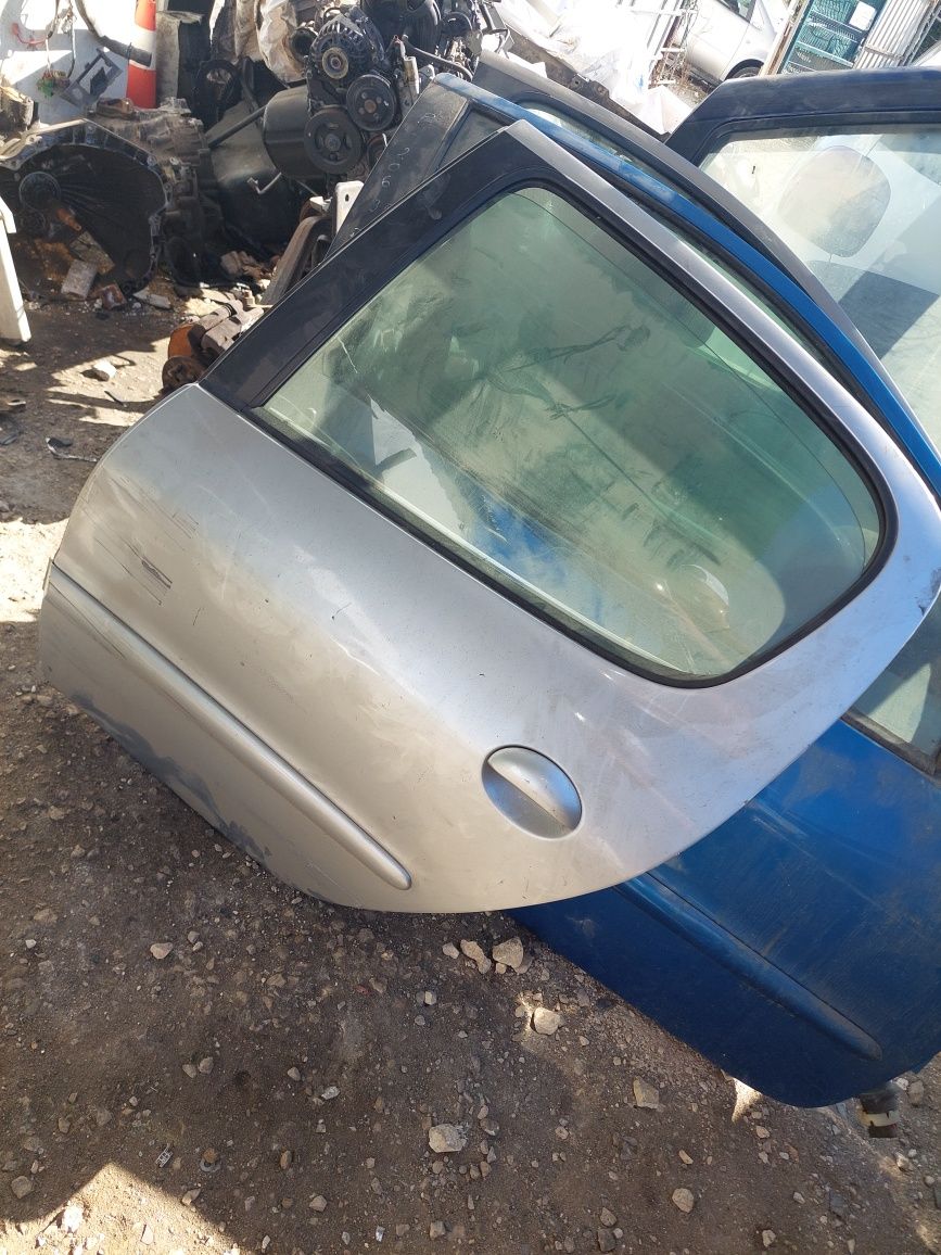Porta trás esquerda peugeot 206