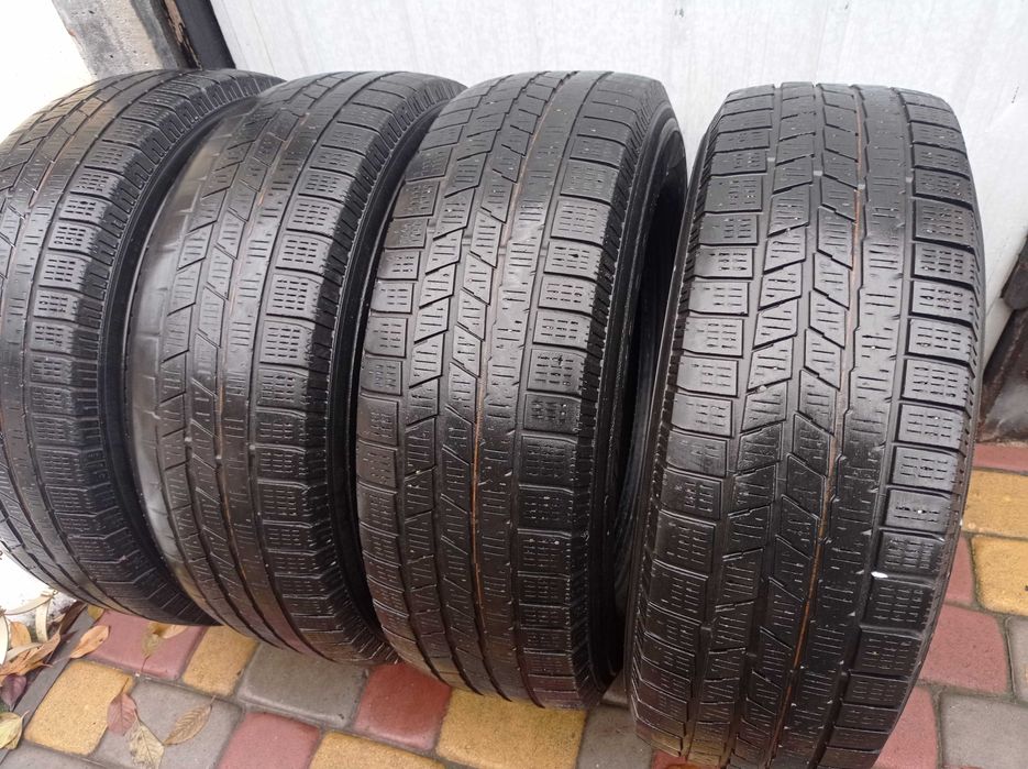 Продам шину 215/70/16 Pirelli Scorpion Ice Snow,в наличии 4шт