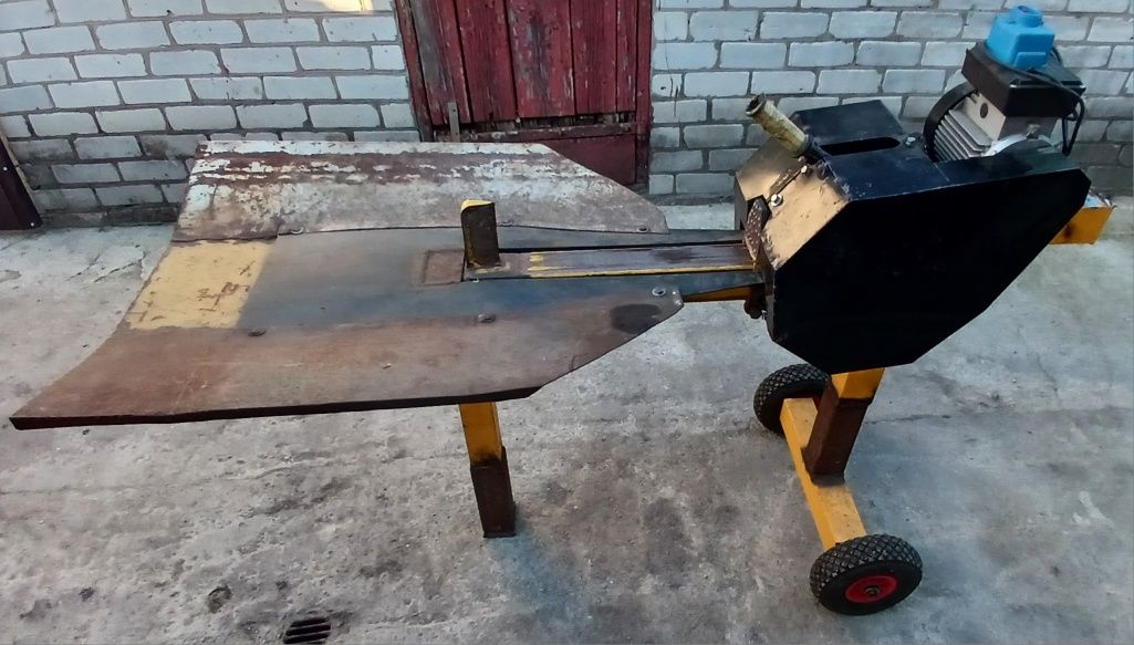 Рейковий дровокол 220в