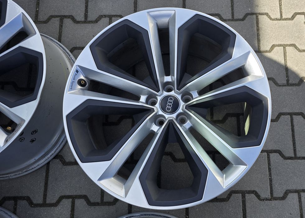 Felgi aluminiowe Audi SPORT Q7 Q8 RSQ8  80A601025AK 9,5x21 ET31 5x112