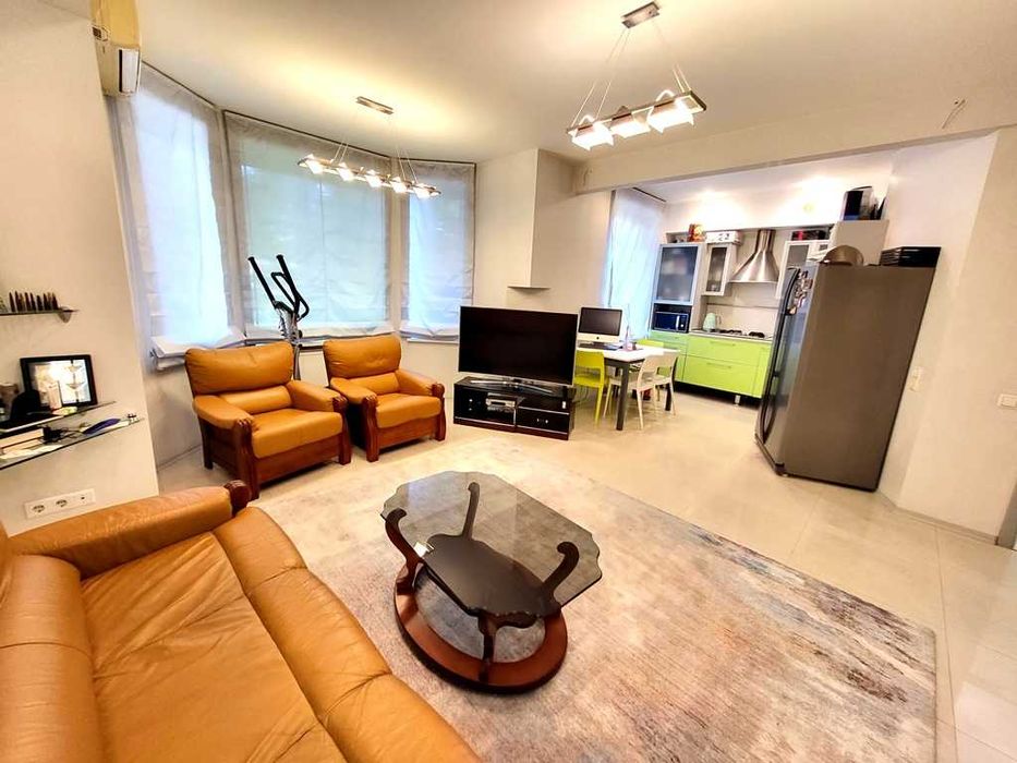 Продам 2х к.кв между ул Мира и бул.Шевченко со всей мебелью и техникой