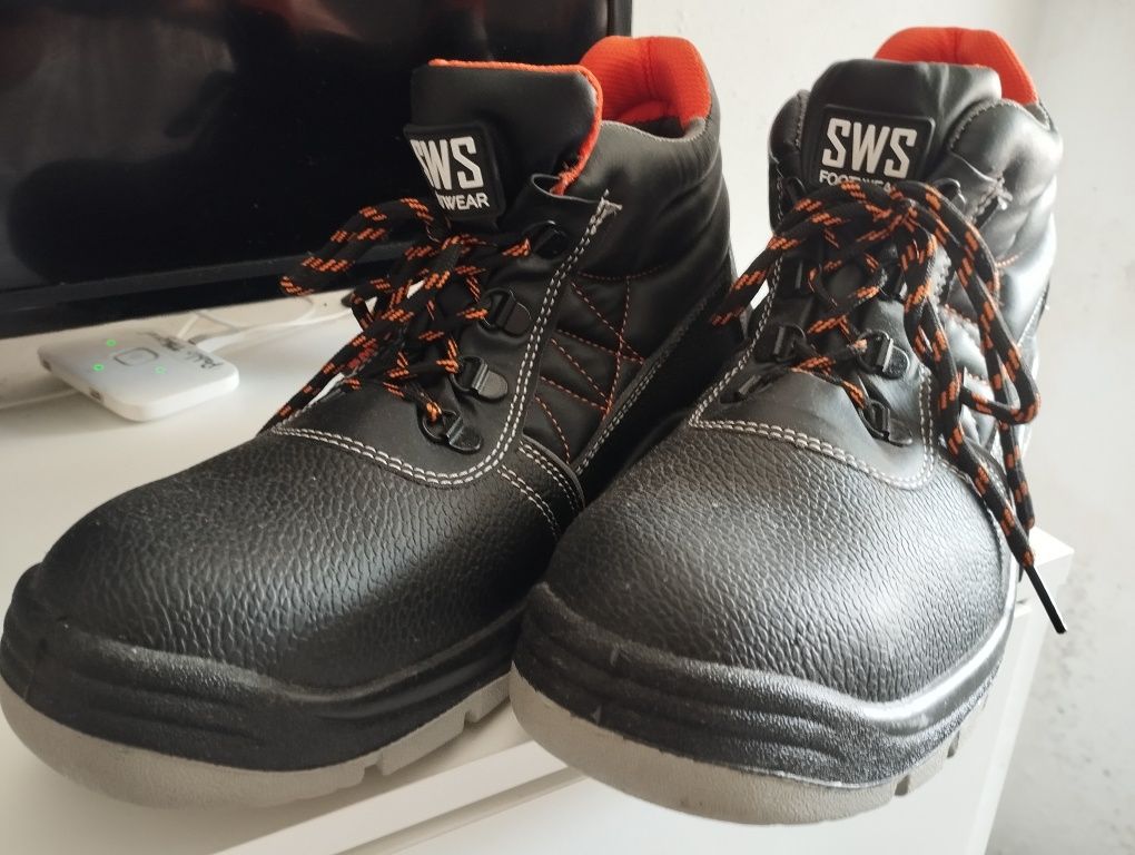 vendo bota nova de trabalho