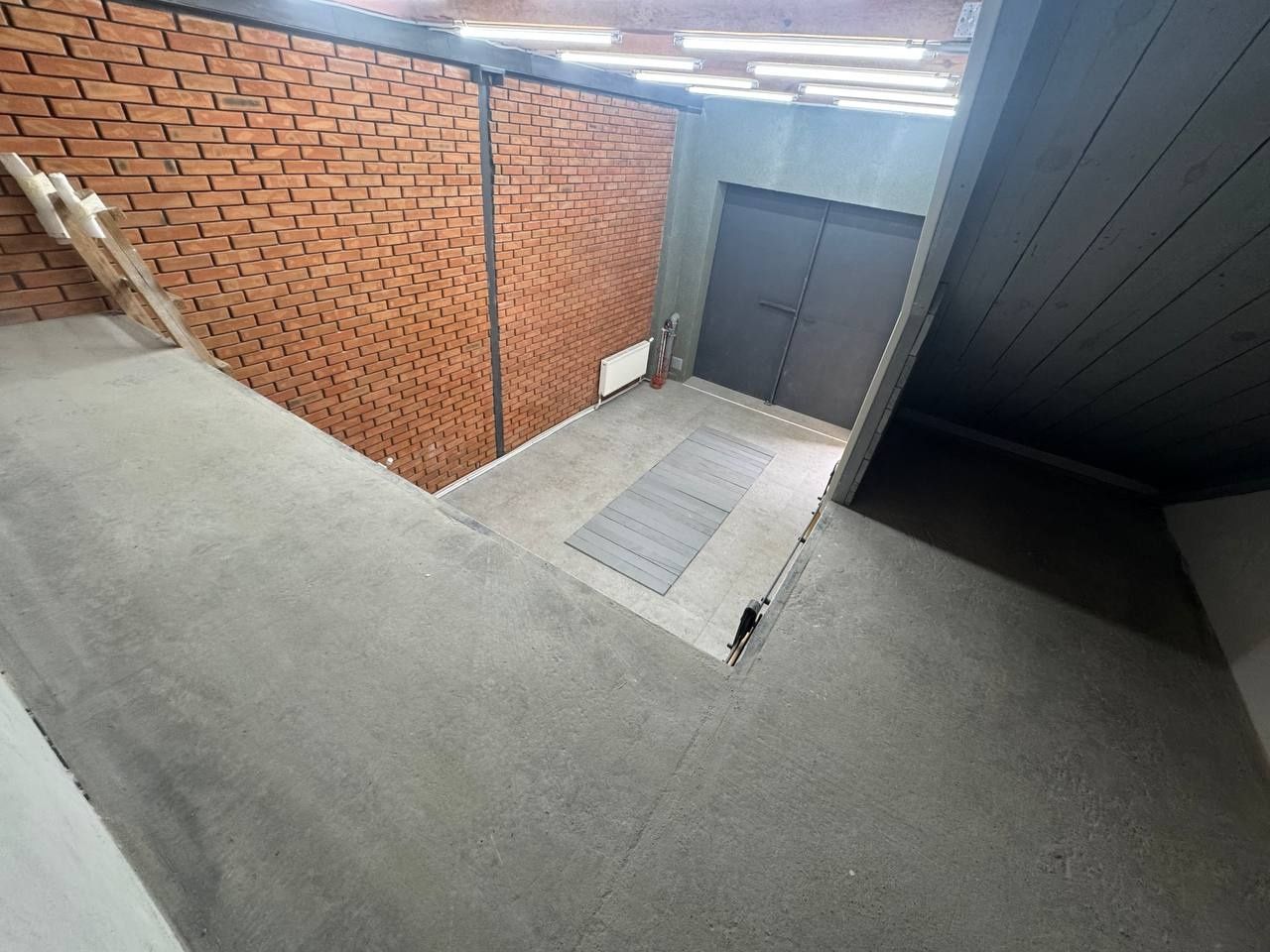 Продам великий гараж 120кв.м 4 поверхи під офіс, СТО або проживання