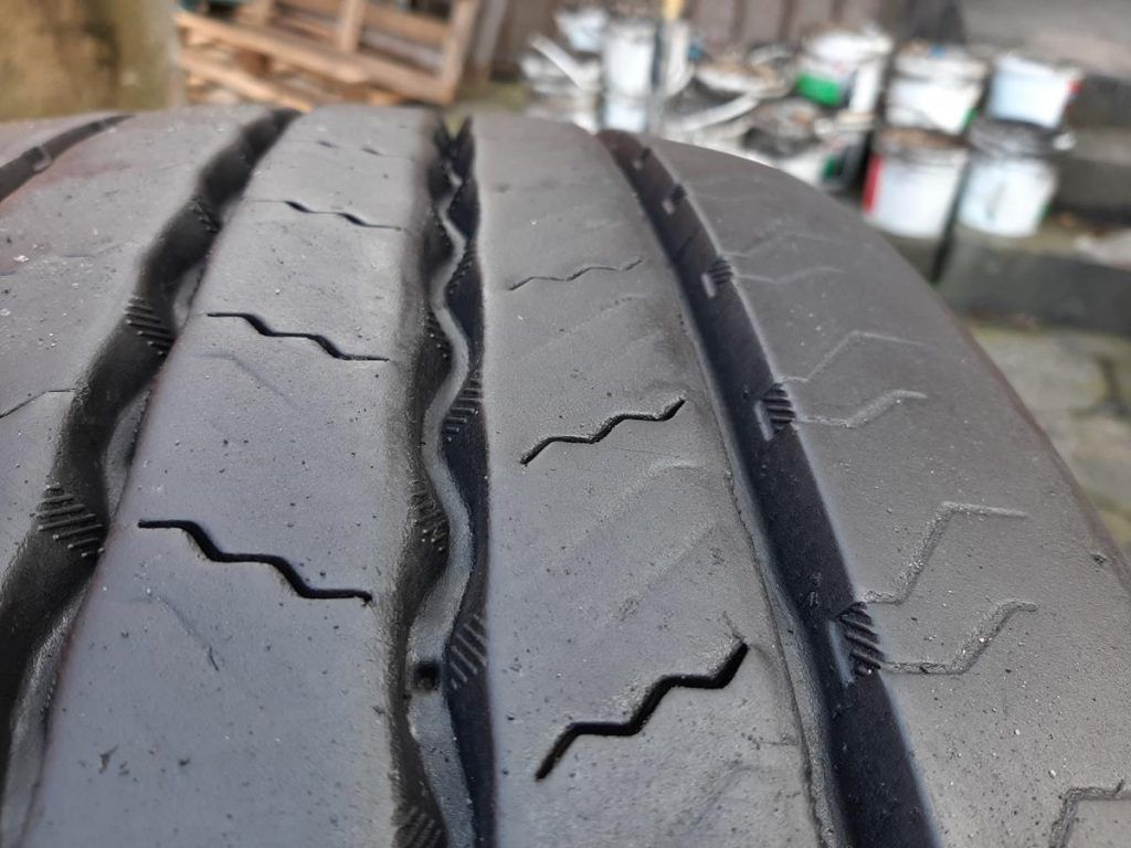 Opona używana ciężarowa 305/70R19.5 CONTINENTAL CONTI 480zł C2342