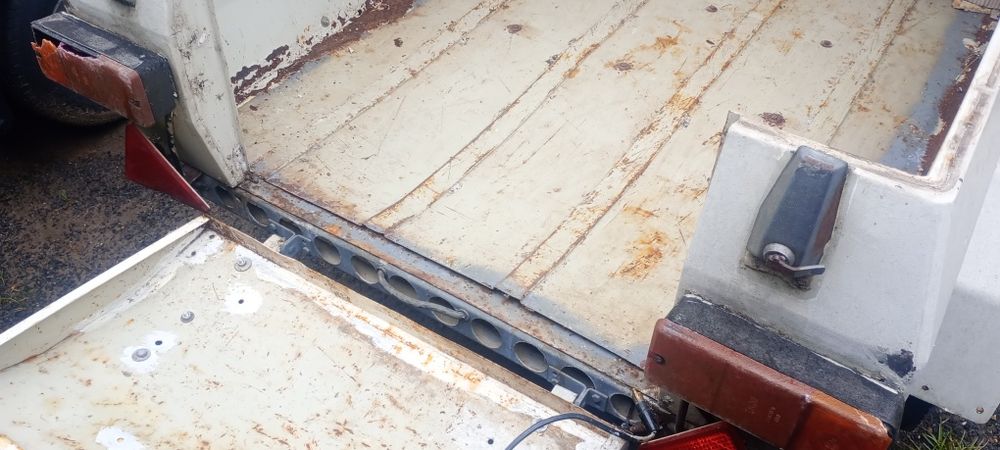 Przyczepka HP 350 zamykana komplet dokumentów do rejestracji