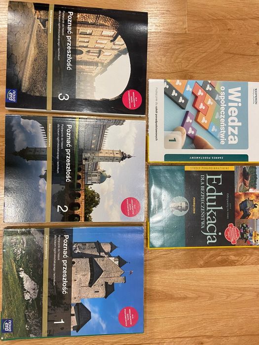 Książki,  szkoła ponadpodstawowa