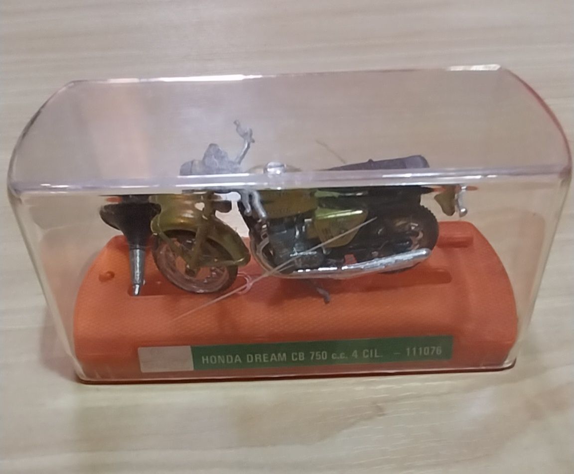 Miniatura antiga de mota Guiloy Honda