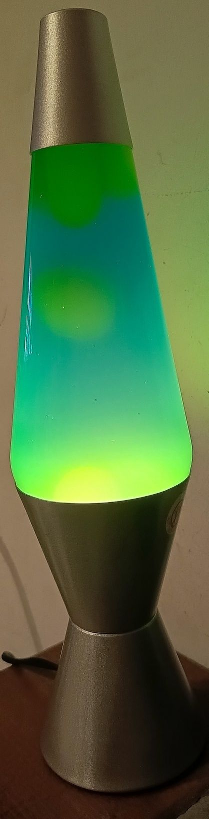 Lampka relaksacyjna Lava w stylu retro wzór z lat sześćdziesiątych.