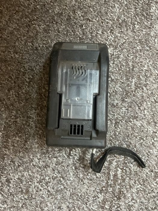 Ładowarka OPT 21V – stan nieznany, nie testowana