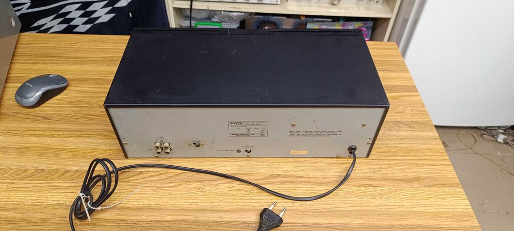 Кассетна дека Sanyo RD-W6105