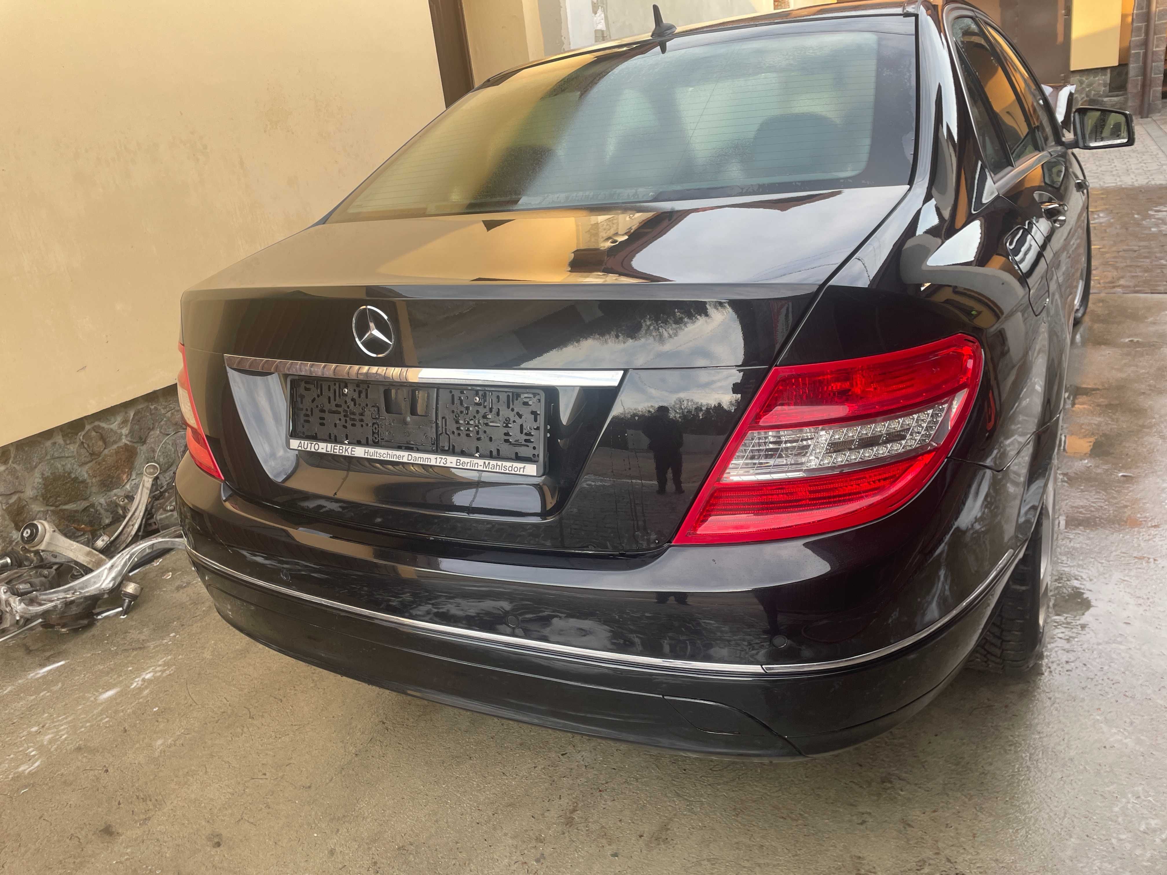 Бампер задній Mercedes W204 2007-11 седан 197-фарба
