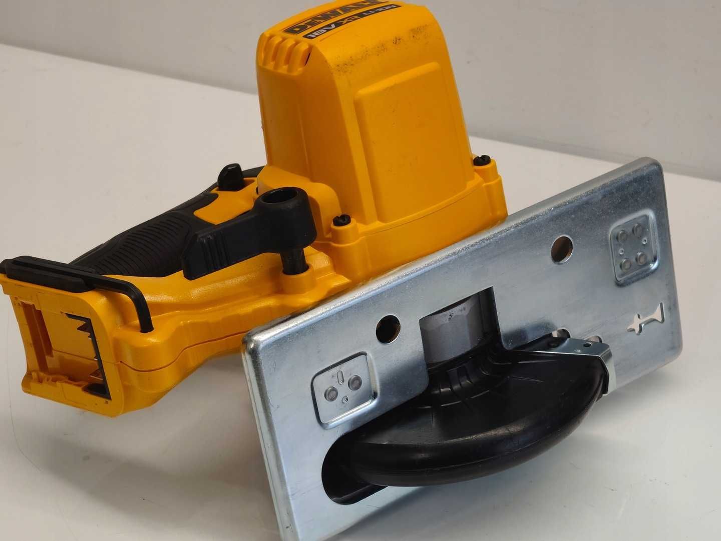 DEWALT DCS373 piła pilarka tarczowa 140 mm 18V do metalu BODY