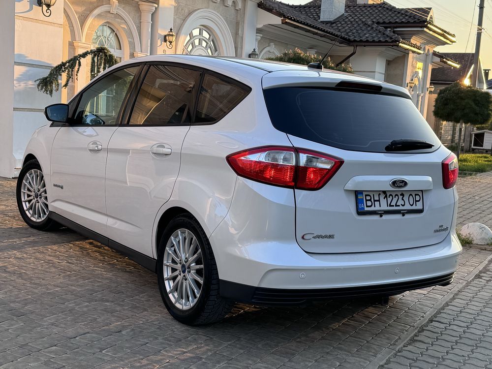 Продам Ford C-Max 2012 год Гибрид