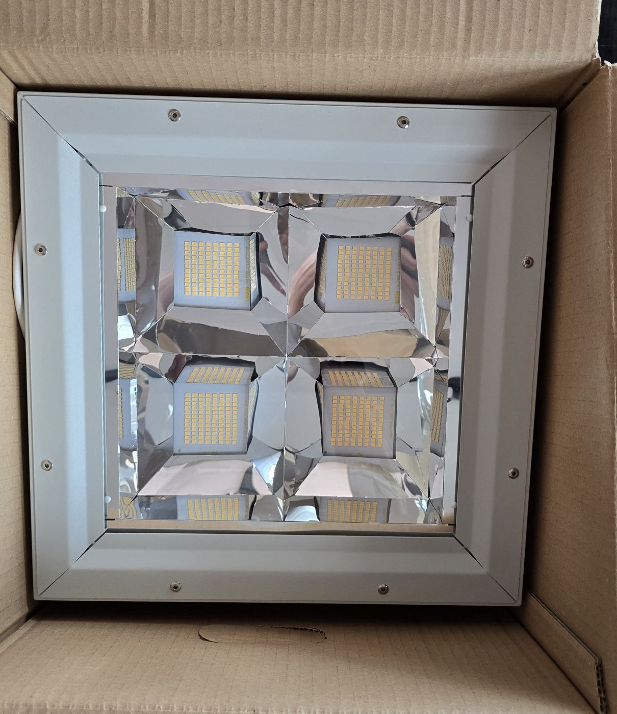 Naświetlacz LED 95W Miloo z DALI