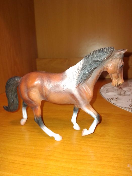 Лошадь фирмы Коллекта