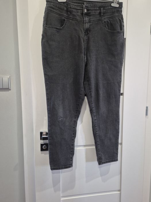 Damskie Jeansy czarne Beloved 2XL   44