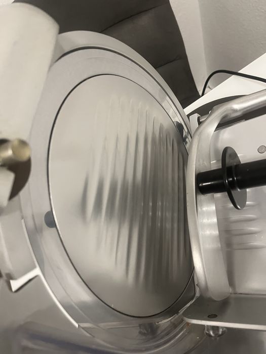 Продам слайсер гарний стан