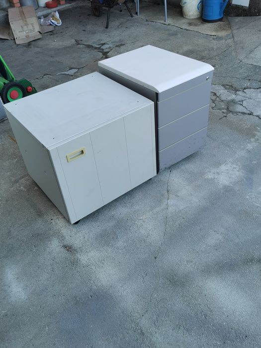 2 móveis de escritório em chapa