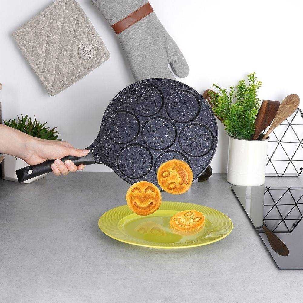 Patelnia z buźkami dla dzieci naleśników pancakes jajek buźki 26 cm