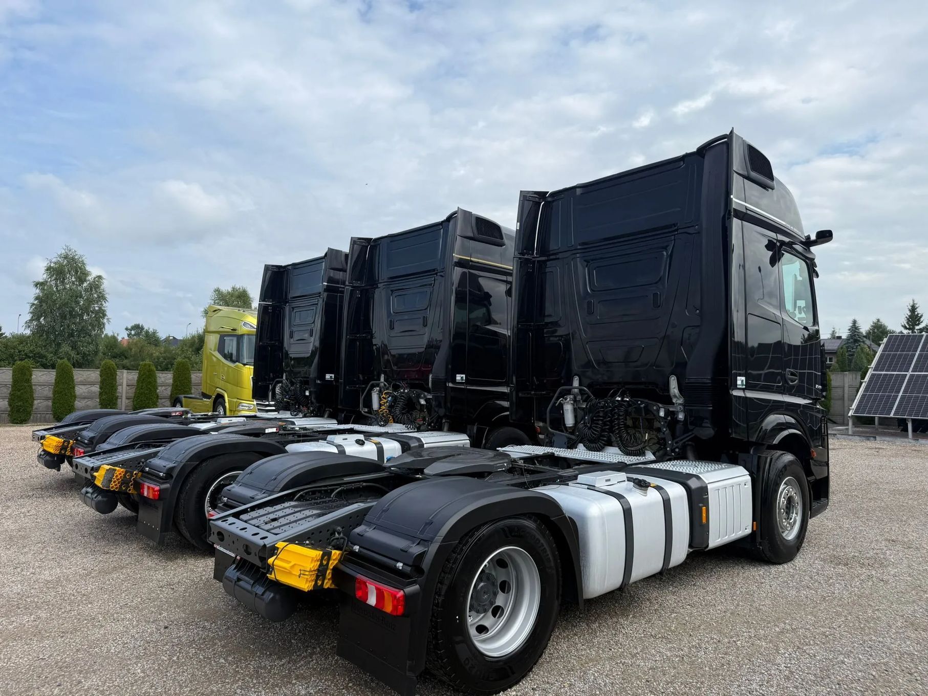 Mercedes-Benz ACTROS 1948 // GIGA SPACE // FULL LED // XENON // KLIMA POSTOJOWA // SALONKA // MIRROR CAM //  ALCOA DURA BRIGHT // RETARDER // Salon Polska // Totalny Unikat //