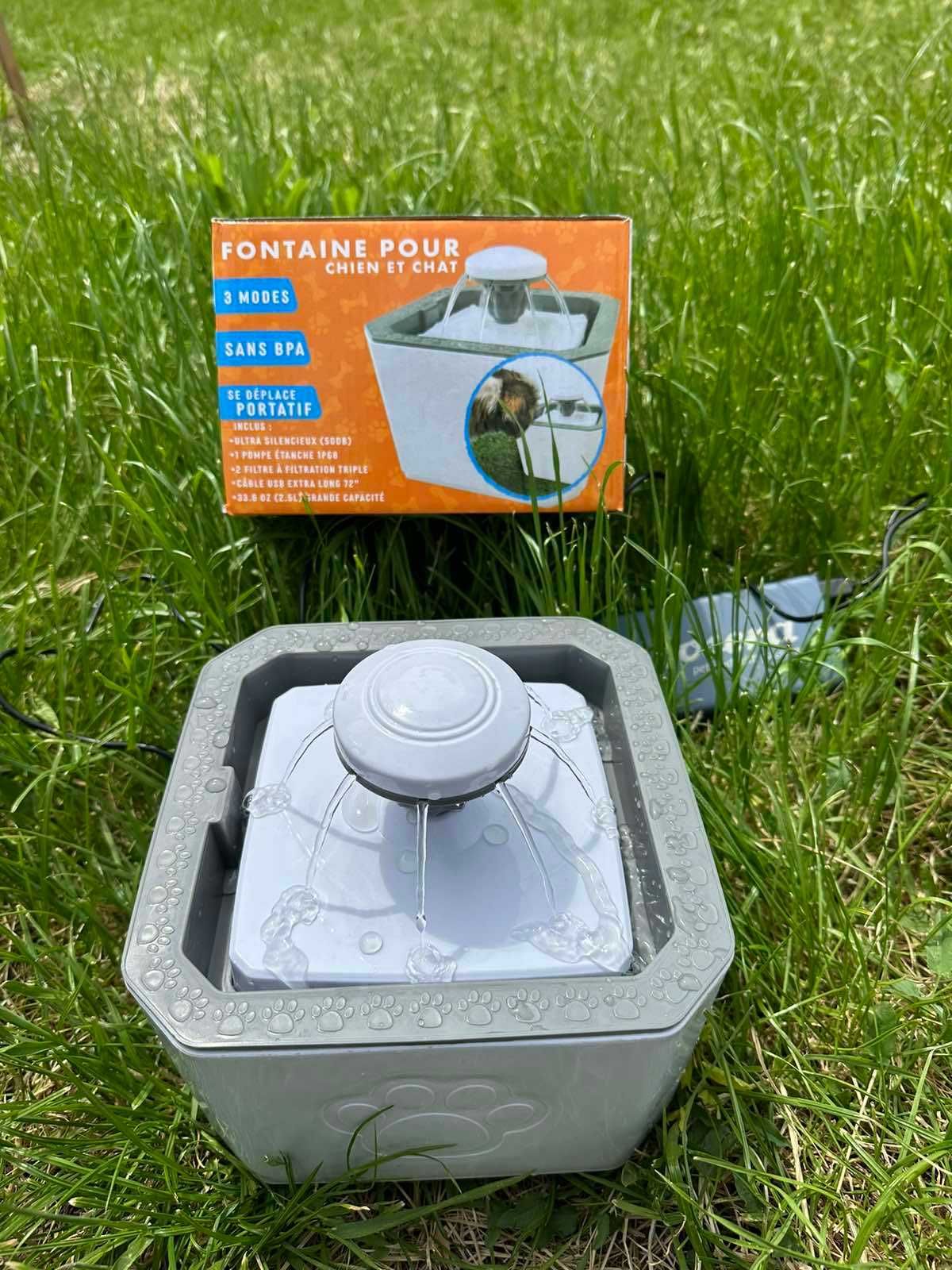 Фонтан-поилка автоматическая для домашних животных PET WATER FOUNTAIN