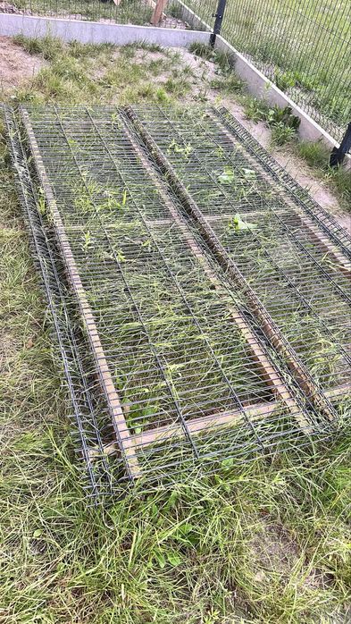 Ogrodzenie panelowe - przęsła, słupki, podmurówka