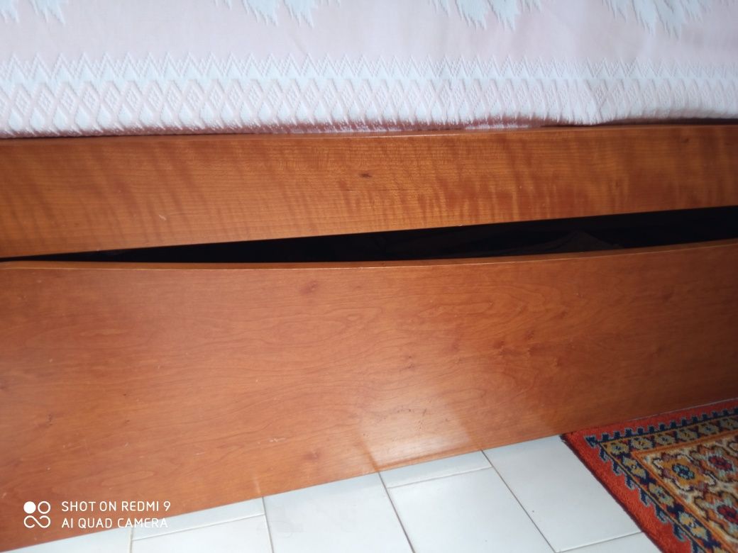 Cama com gavetao