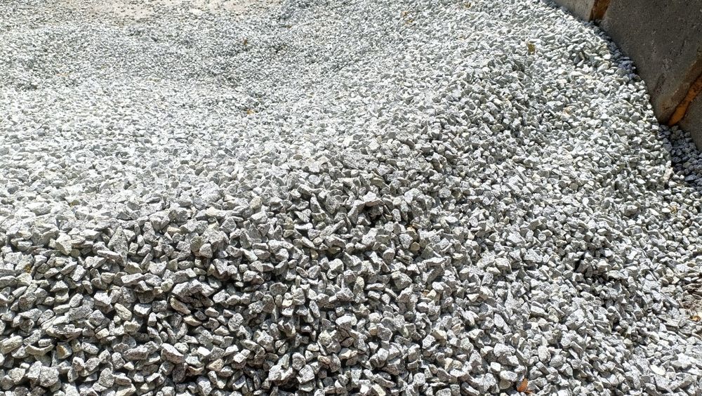 Piasek do posadzek, kostka granitowa, grys, ziemią ogrodowa