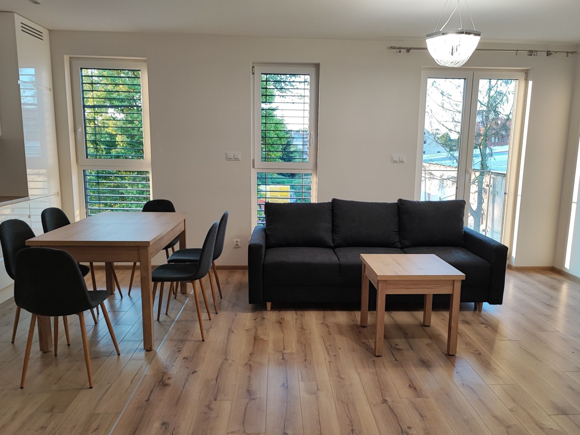 Milicz 71 m2, 3 pokoje, apartamentowiec, garaż