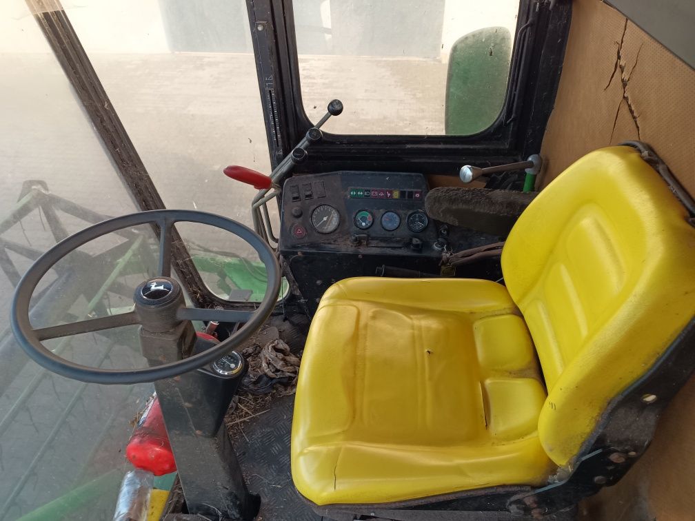 John Deere 1042. 1072