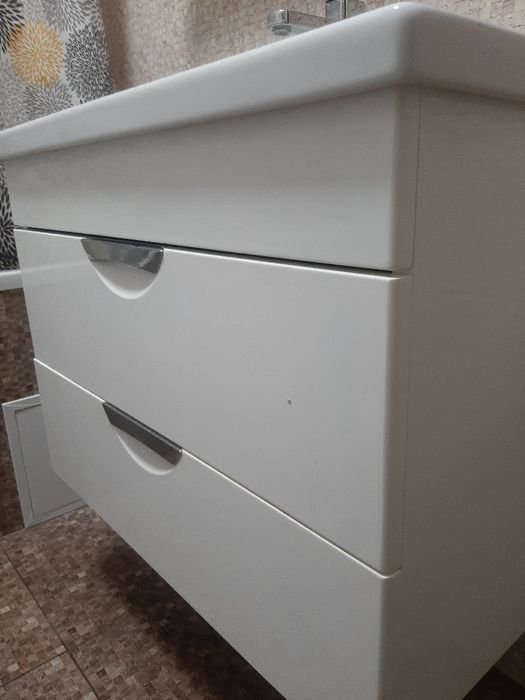 Тумба з умивальником +дзеркало