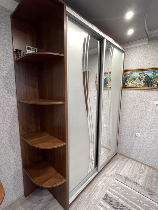 Шафа купе,як нова.