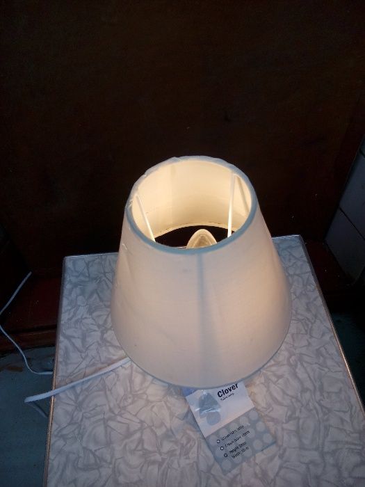 Продам светильную настольную лампу(Англия),новая,привезена из-за грани